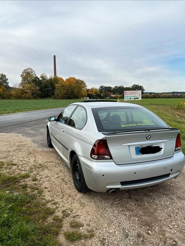 Gebraucht BMW 318 143 PS (105 kW) 2004 Silber Limousine