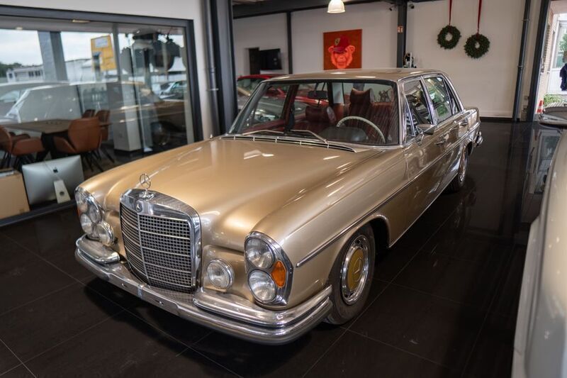 Goldmetallic Gebraucht 1970 Mercedes 300 Limousine | 39.900 € - Bild 1/4