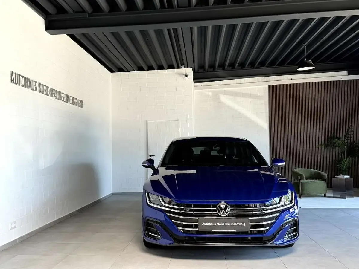 Gebraucht VW Arteon R-line 156 PS (114 kW) 2022 Lapiz blue metallic Kombi