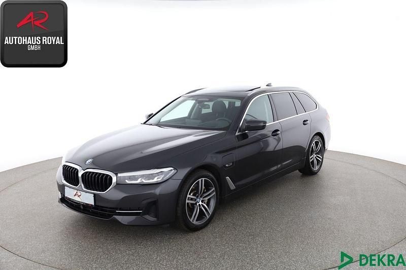 Grau Gebraucht 2021 BMW 530e Sport Line Kombi | 27.880 € (Guter Preis) - Bild 1/4