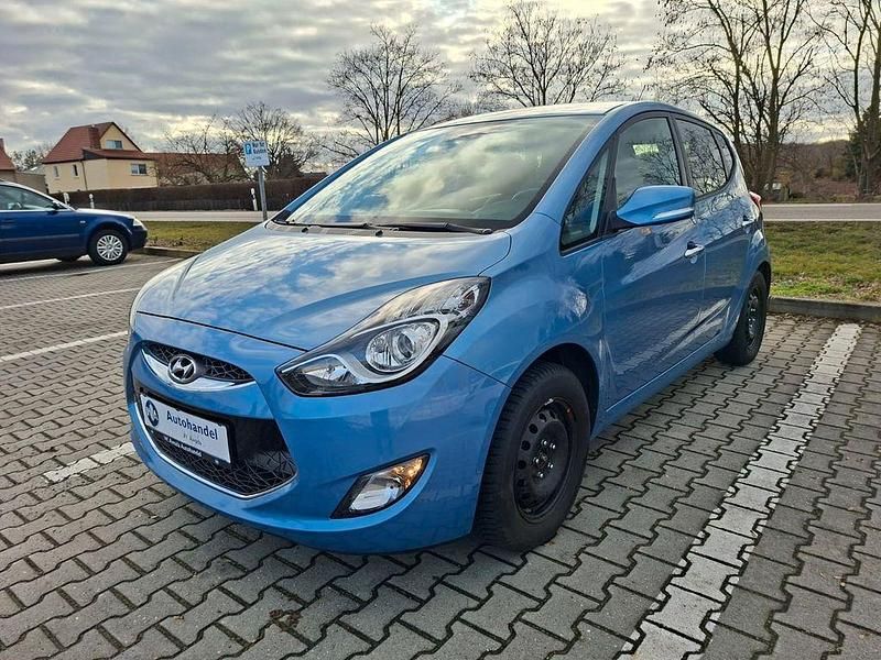 Gebraucht Hyundai ix20 Style 90 PS (66 kW) 2011 Blau Kleinwagen