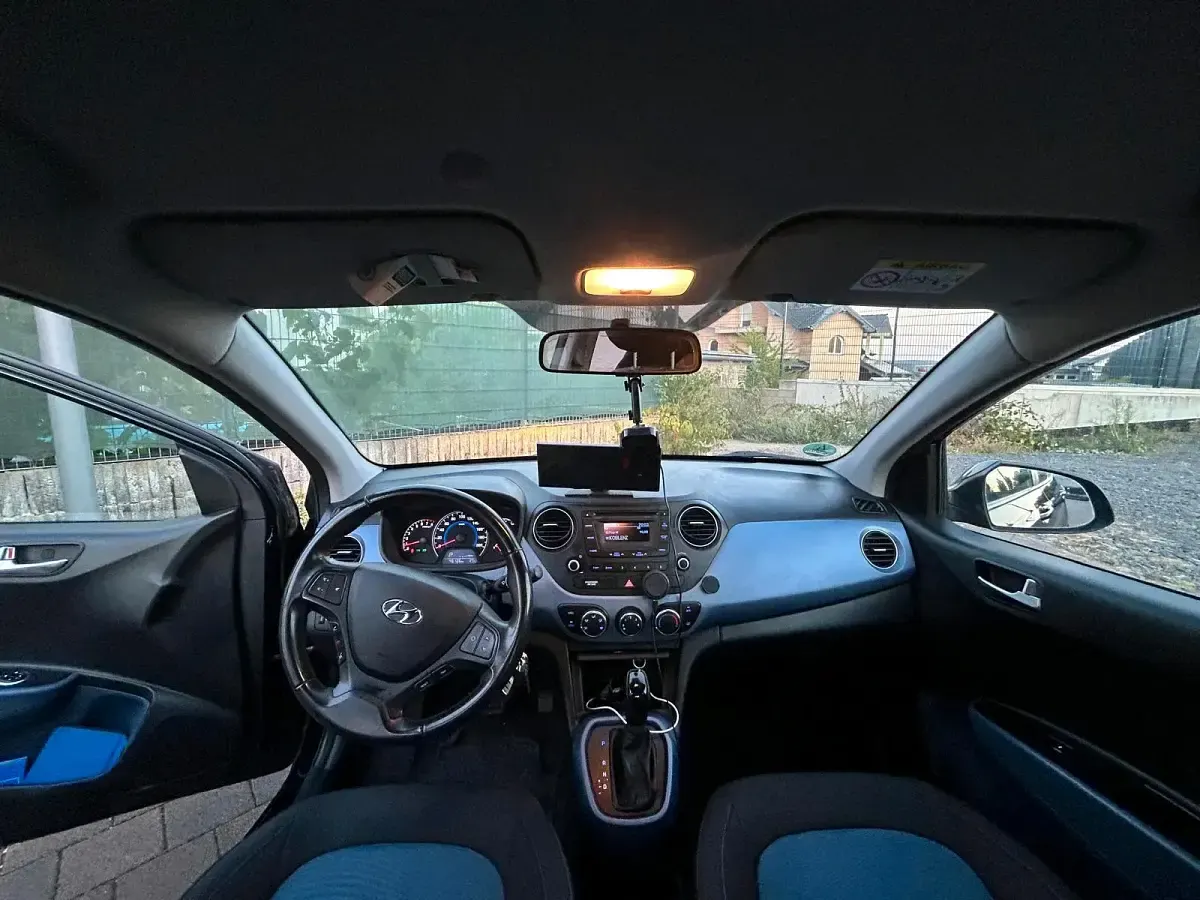 Gebraucht Hyundai i10 87 PS (63 kW) 2015 Schwarz Kleinwagen