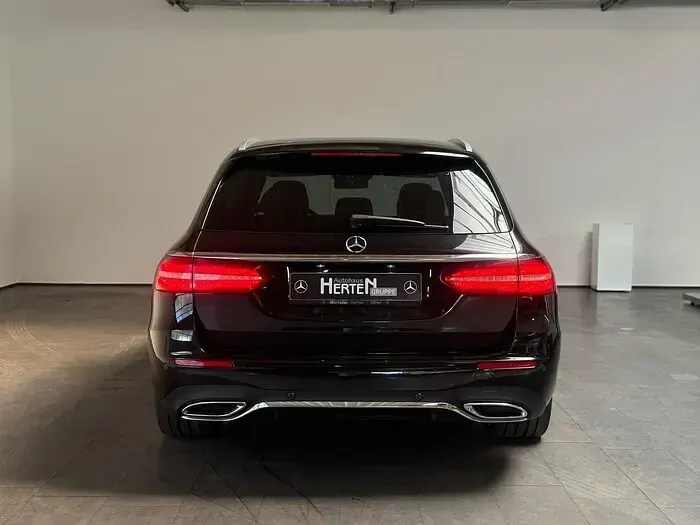 Gebraucht Mercedes E400 AMG 330 PS (242 kW) 2019 Lack obsidianschwarz Kombi