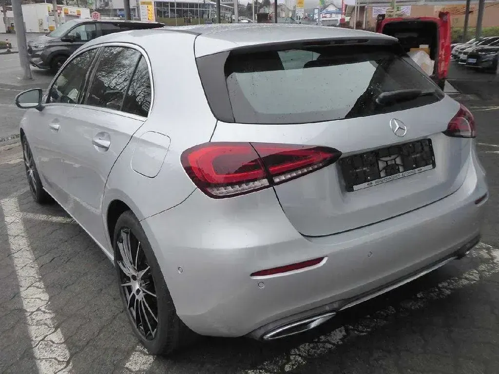 Gebraucht Mercedes A220 190 PS (139 kW) 2019 Iridiumsilber  metalliclack (metallic) Limousine