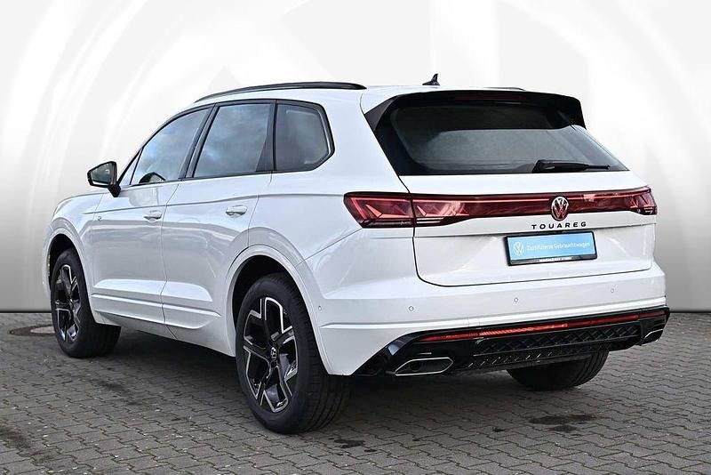 Gebraucht VW Touareg R-line 231 PS (169 kW) 2024 Oryxweiß perlmutteffekt SUV