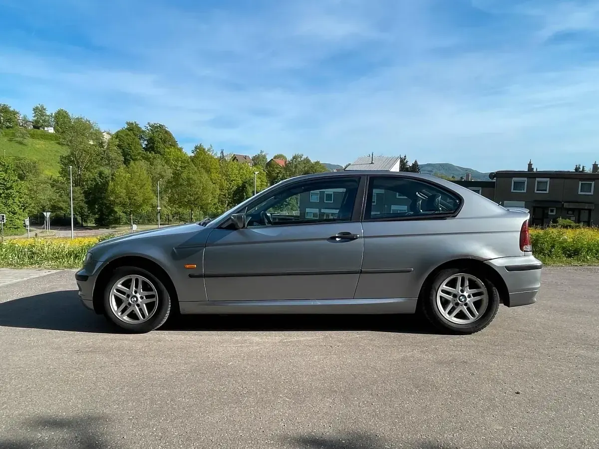 Gebraucht BMW 318 116 PS (85 kW) 2003 Silber Coupé