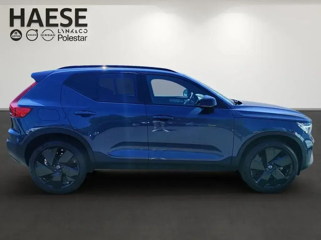 Gebraucht Volvo XC40 Plus 197 PS (144 kW) 2025 Denim blue SUV