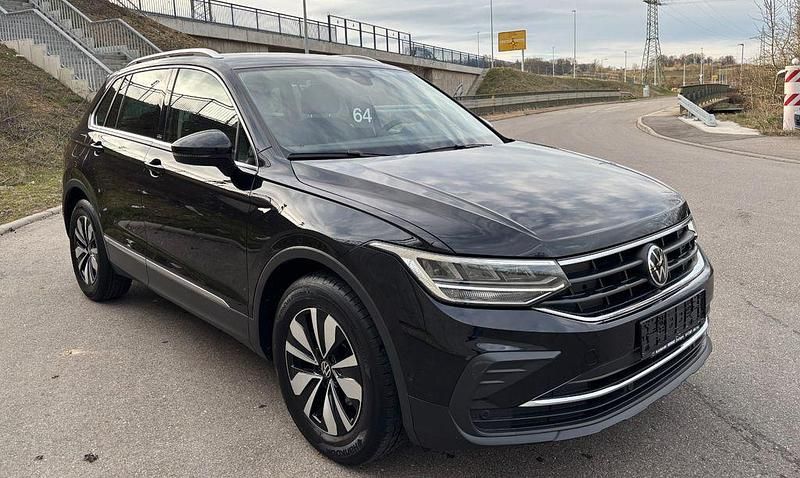 Gebraucht VW Tiguan Move 150 PS (110 kW) 2023 Schwarz SUV