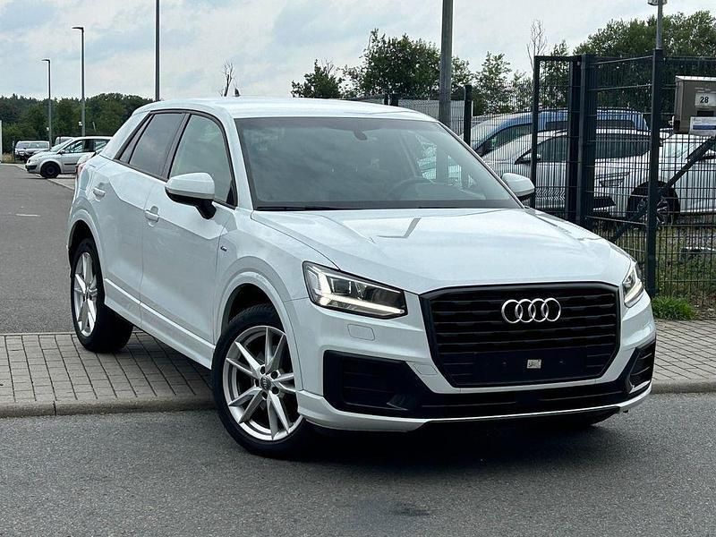 Weiß Gebraucht 2020 Audi Q2 S-Line SUV | 19.900 € (Guter Preis) - Bild 1/4
