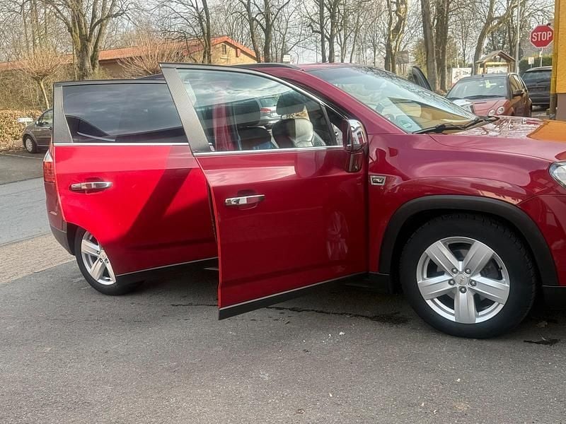 Gebraucht Chevrolet Orlando 163 PS (119 kW) 2012 Rot Van / Kleinbus