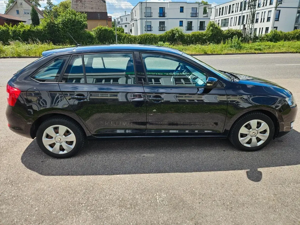 Gebraucht Skoda Rapid 90 PS (66 kW) 2015 Schwarz Kleinwagen