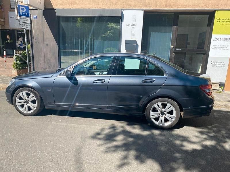 Gebraucht Mercedes C180 Elegance 156 PS (114 kW) 2010 Grau Limousine