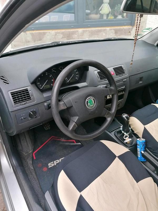 Gebraucht Skoda Fabia 75 PS (55 kW) 2004 Silber Kleinwagen