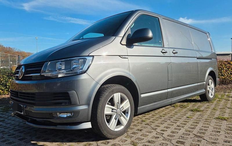 Grau Gebraucht 2016 VW Multivan Van | 22.500 € (Superpreis) - Bild 1/4