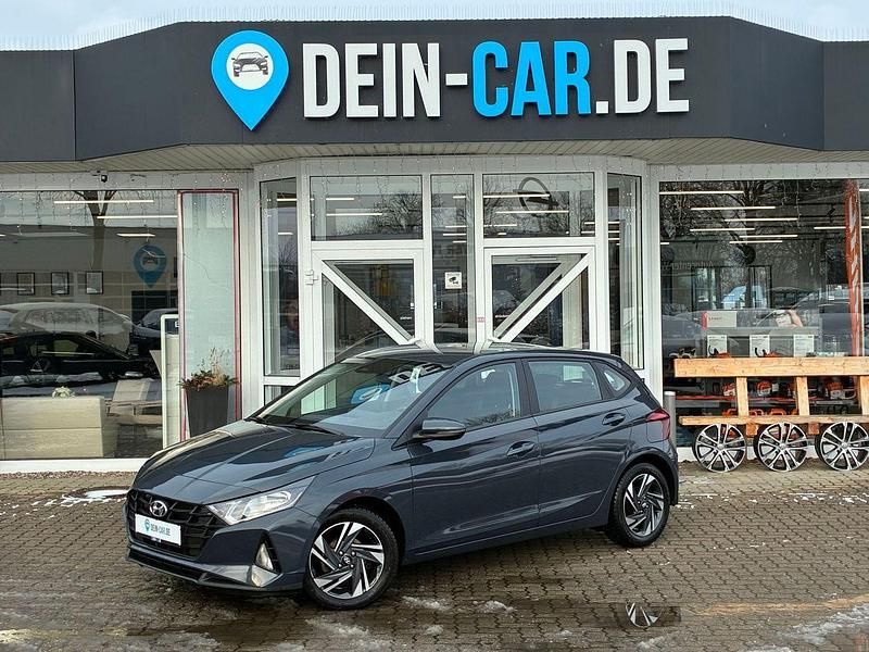 Grau Gebraucht 2022 Hyundai i20 Select Kleinwagen | 14.490 € (Fairer Preis) - Bild 1/4