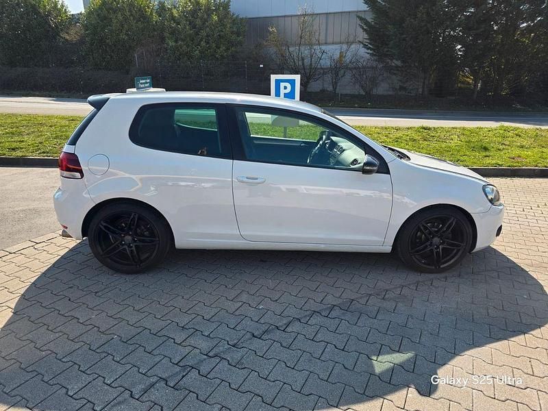 Gebraucht VW Golf VI Team 80 PS (58 kW) 2009 Weiß Kleinwagen