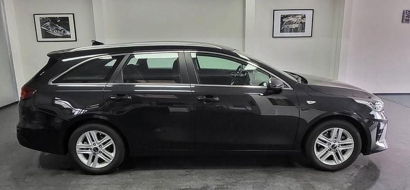 Schwarz Gebraucht 2019 Kia Ceed Sportswagon Vision Kombi | 12.900 € (Fairer Preis) - Bild 1/4
