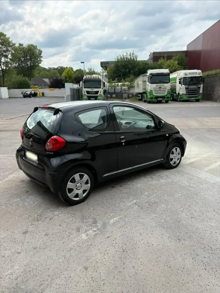 Gebraucht Toyota Aygo 68 PS (50 kW) 2007 Schwarz Kleinwagen