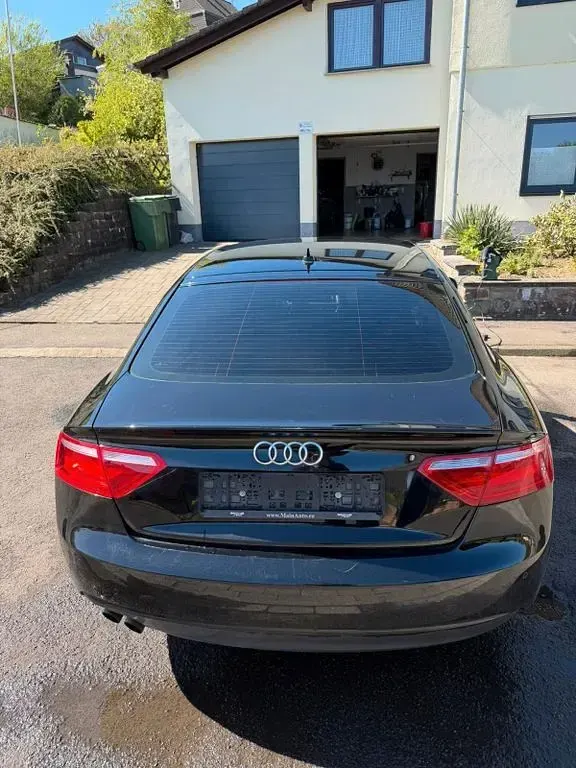 Gebraucht Audi A5 Sportback Sport 177 PS (130 kW) 2012 Schwarz Kleinwagen