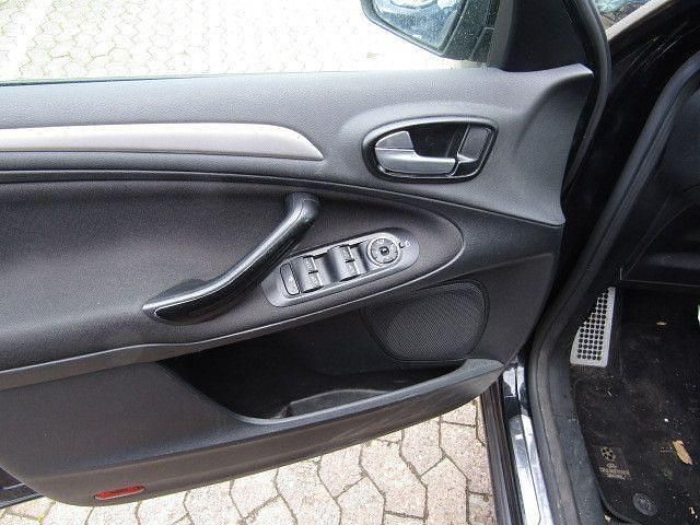 Gebraucht Ford S-MAX Champions Edition 140 PS (102 kW) 2012 Schwarz Van / Kleinbus