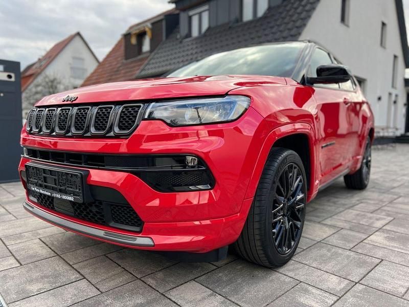 Gebraucht Jeep Compass 131 PS (96 kW) 2023 Rot SUV