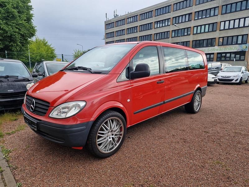Rot Gebraucht 2009 Mercedes Vito Van / Kleinbus | 7.280 € - Bild 1/4