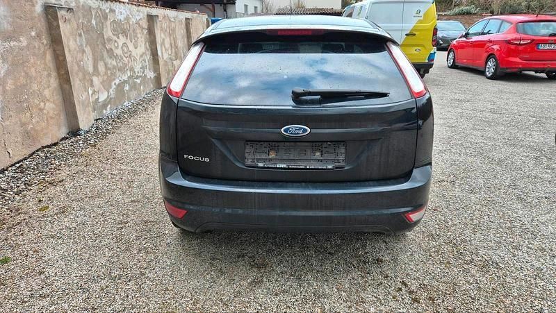 Gebraucht Ford Focus 101 PS (74 kW) 2010 Schwarz Limousine