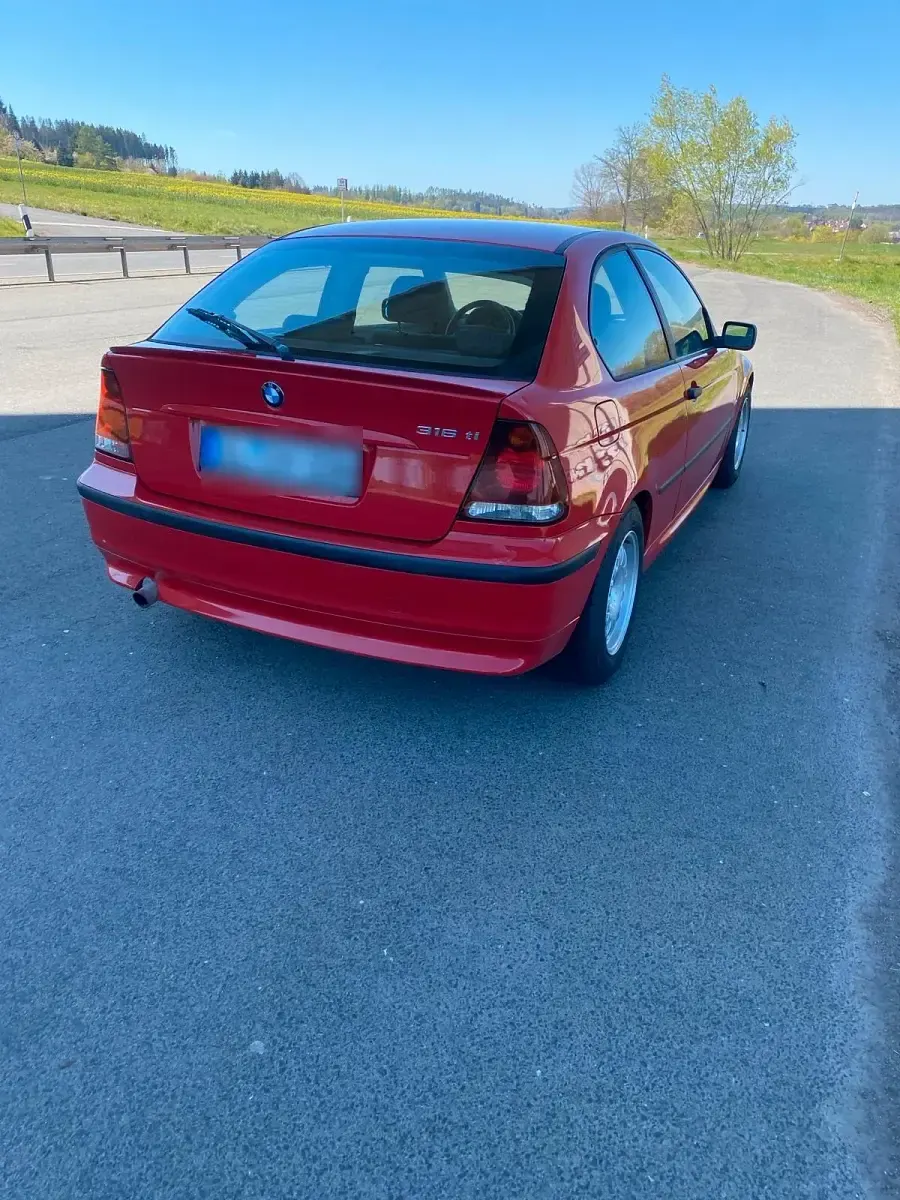 Gebraucht BMW 316 Basis 116 PS (85 kW) 2003 Rot Coupé