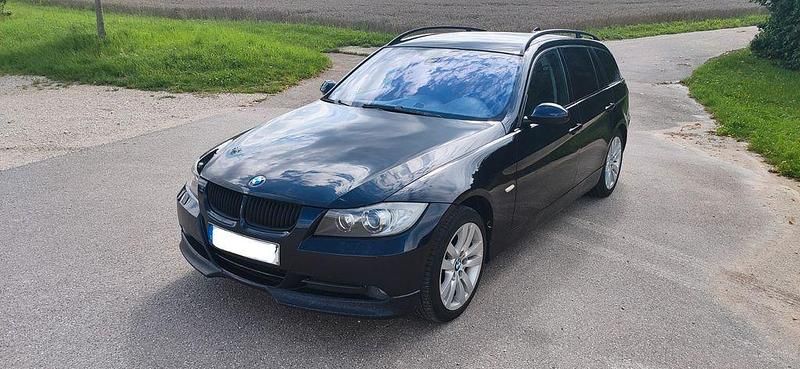 Blau Gebraucht 2008 BMW 330 Sport Line Kombi | 7.300 € (Guter Preis) - Bild 1/4
