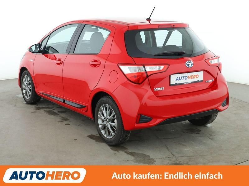 Gebraucht Toyota Yaris Hybrid Comfort 101 PS (74 kW) 2017 Rot Kleinwagen