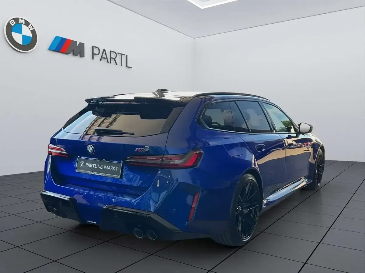 Gebraucht BMW M5 Sport Line 727 PS (534 kW) 2026 M marina bay blau Kombi