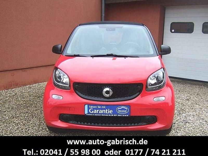 Gebraucht Smart ForTwo Coupé Passion 71 PS (52 kW) 2017 Sicherheitszelle in black/red Coupé