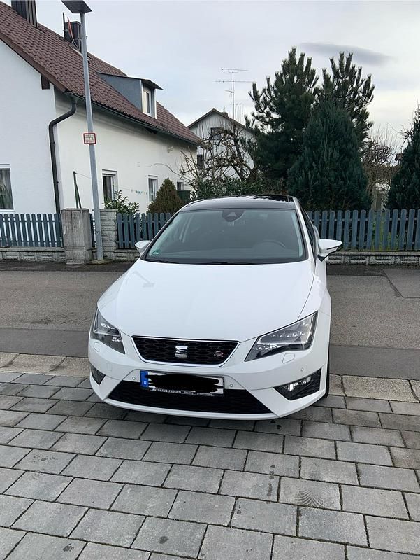 Weiß Gebraucht 2016 Seat Leon FR Limousine | 13.800 € (Fairer Preis) - Bild 1/4