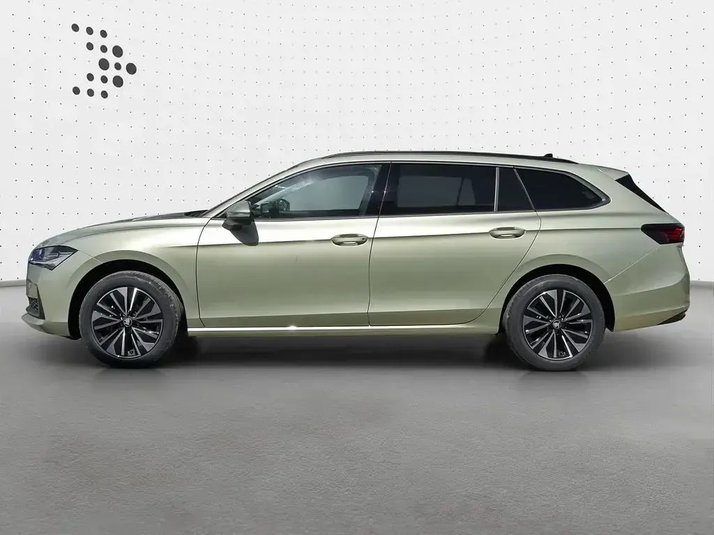 Gebraucht Skoda Superb Selection 193 PS (141 kW) 2025 Ice teabeige metallic Kombi