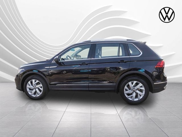 Gebraucht VW Tiguan Elegance 150 PS (110 kW) 2022 Schwarz (deep black perleffekt) SUV