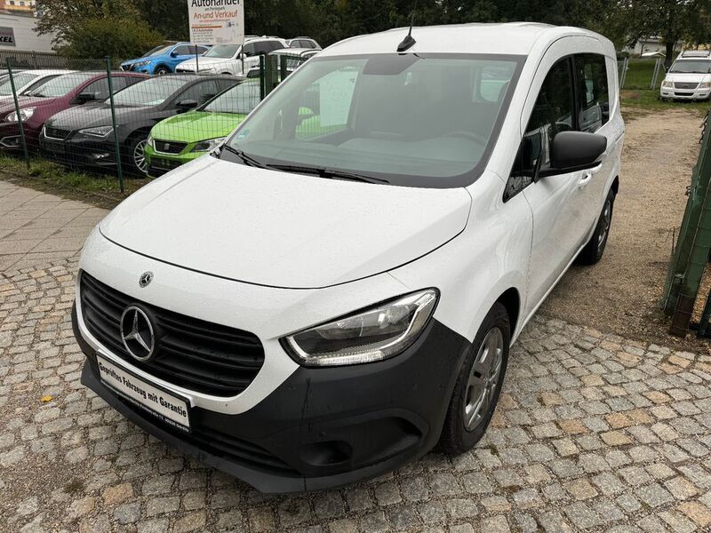 Arktikweiss Gebraucht 2023 Mercedes Citan 110 Van / Kleinbus | 21.999 € (Guter Preis) - Bild 1/4