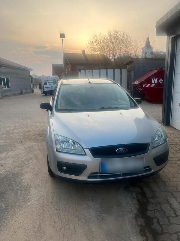 Gebraucht Ford Focus 101 PS (74 kW) 2005 Silber Kombi