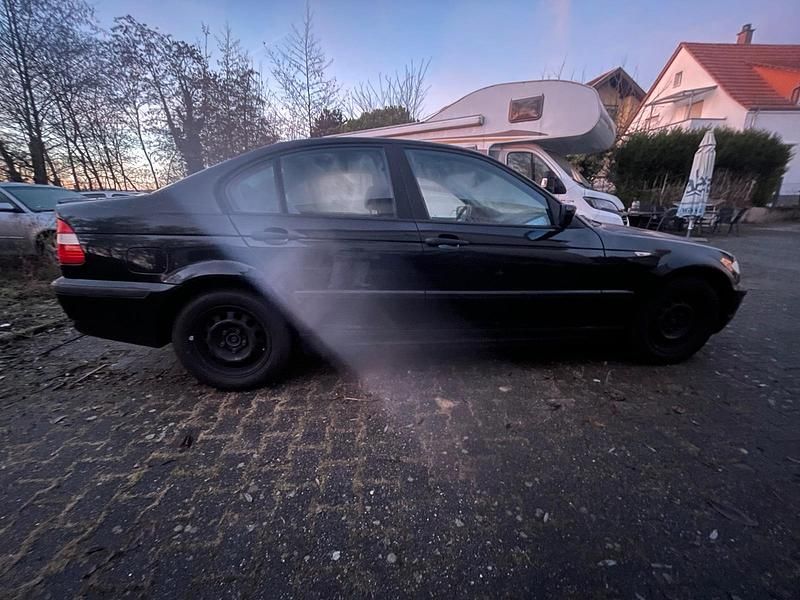 Gebraucht BMW 316 116 PS (85 kW) 2003 Schwarz Limousine