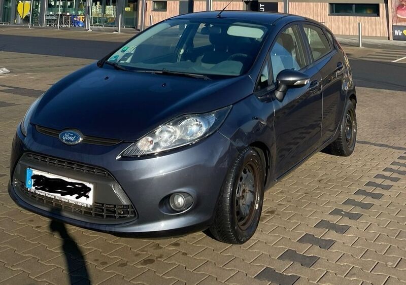 Grau Gebraucht 2009 Ford Fiesta Ambiente Kleinwagen | 2.700 € (Fairer Preis) - Bild 1/4