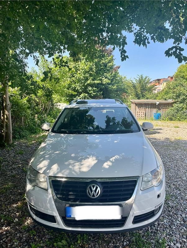 Weiß Gebraucht 2009 VW Passat Kombi | 3.500 € (Fairer Preis) - Bild 1/4