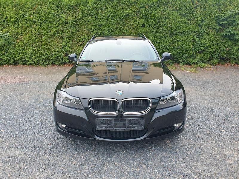 Schwarz Gebraucht 2008 BMW 318 Kombi | 2.800 € (Superpreis) - Bild 1/4