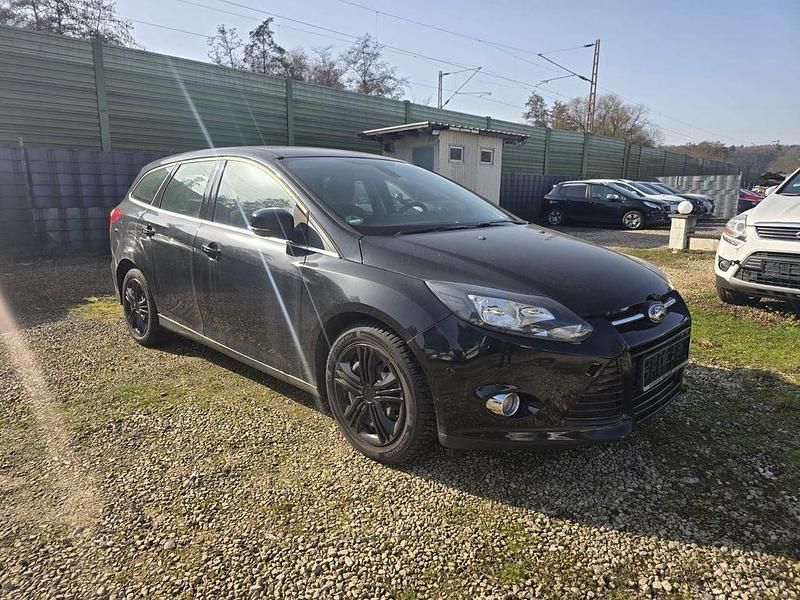 Gebraucht Ford Focus Titanium 125 PS (91 kW) 2012 Schwarz Limousine