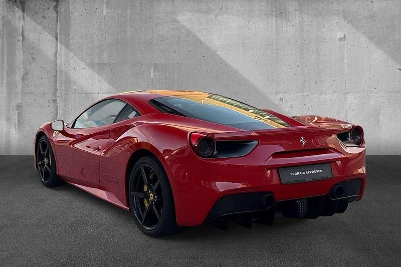 Gebraucht Ferrari 488 669 PS (492 kW) 2018 Rot Coupé