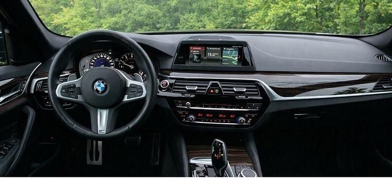 Gebraucht BMW 530 M Sport 252 PS (185 kW) 2018 Schwarz Kombi