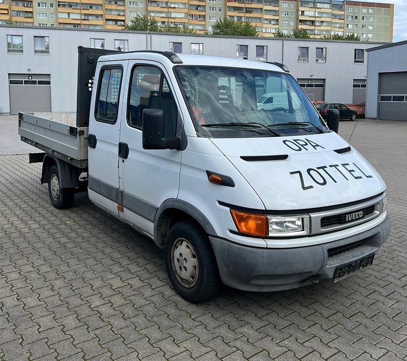Weiß Gebraucht 2004 Iveco Daily Limousine | 2.900 € (Superpreis) - Bild 1/4
