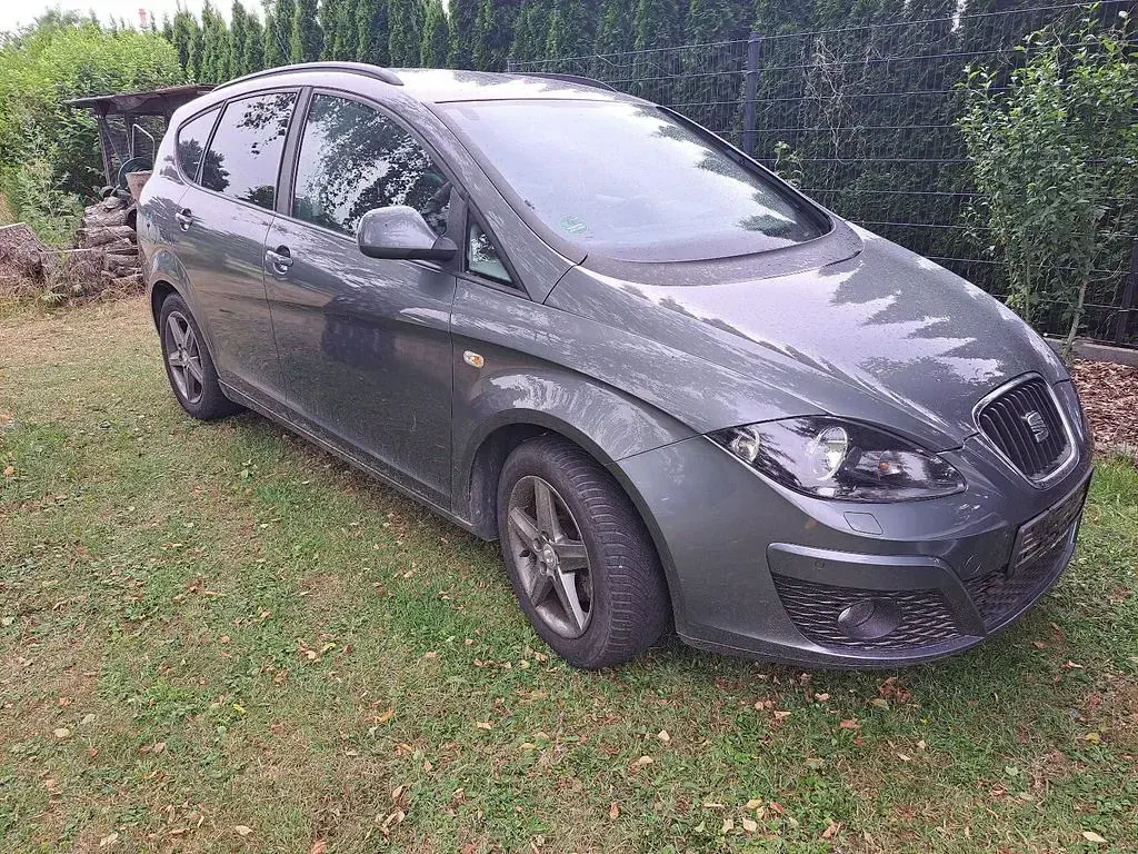 Gebraucht Seat Altea 4You 125 PS (91 kW) 2014 Grau Van / Kleinbus