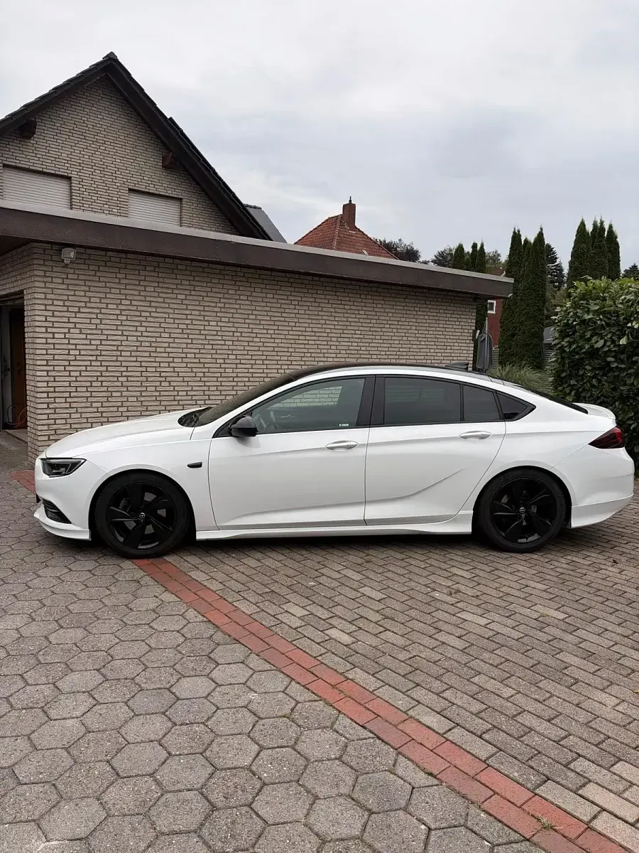 Gebraucht Opel Insignia Business 136 PS (100 kW) 2017 Weiß Limousine
