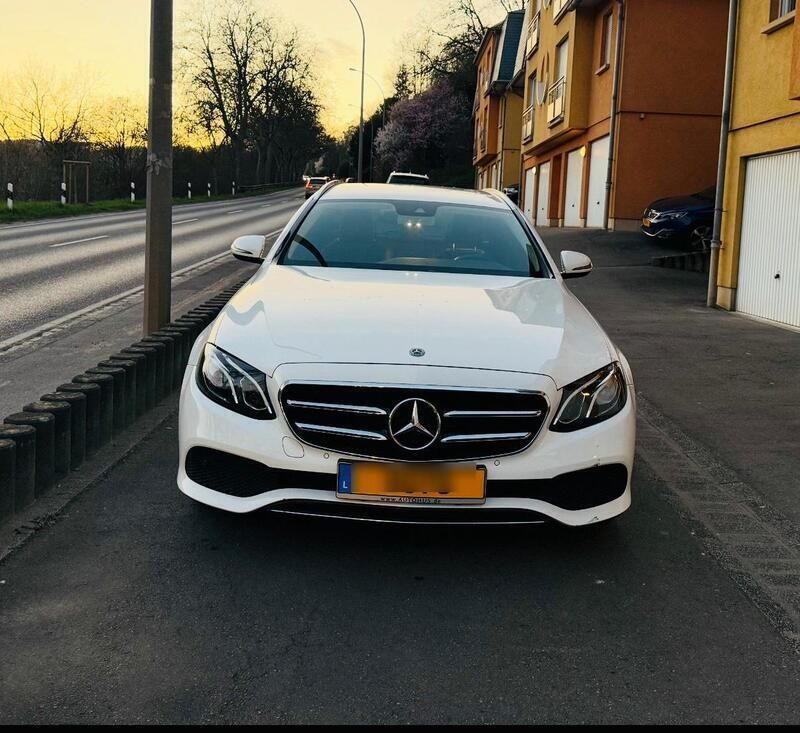 Weiß Gebraucht 2019 Mercedes E200 Avantgarde Kombi | 23.900 € (Fairer Preis) - Bild 1/4