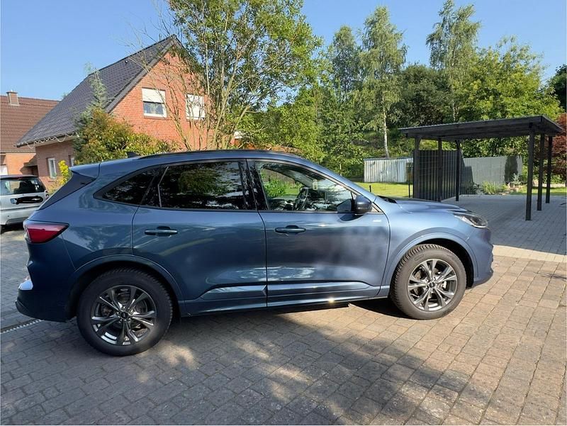Blau Gebraucht 2022 Ford Kuga ST SUV | 25.600 € (Fairer Preis) - Bild 1/4
