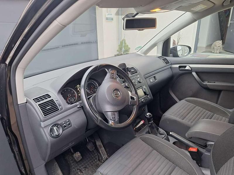 Gebraucht VW Touran Comfortline 105 PS (77 kW) 2014 Schwarz Van / Kleinbus
